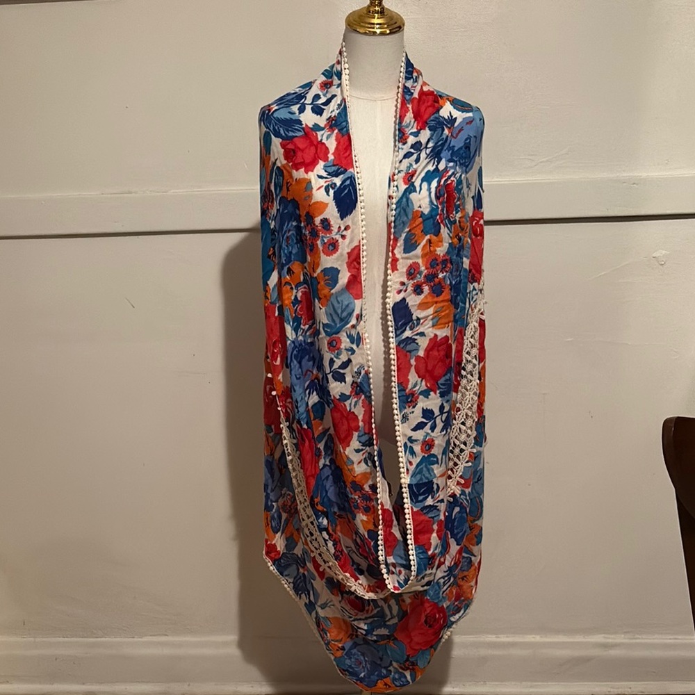 Floral Women's Top with Lace Trim